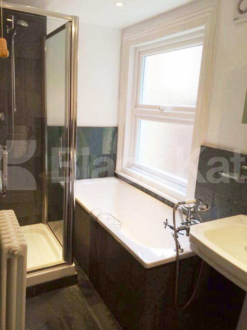 			NEW INSTRUCTION, 1 Bedroom, 1 bath, 1 reception Apartment			 Glenelg Road, Brixton/Clapham 